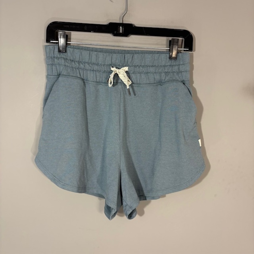 Vuori Shorts Womens Medium Blue Relaxed Fit Elastic Waist Athletic VW3062